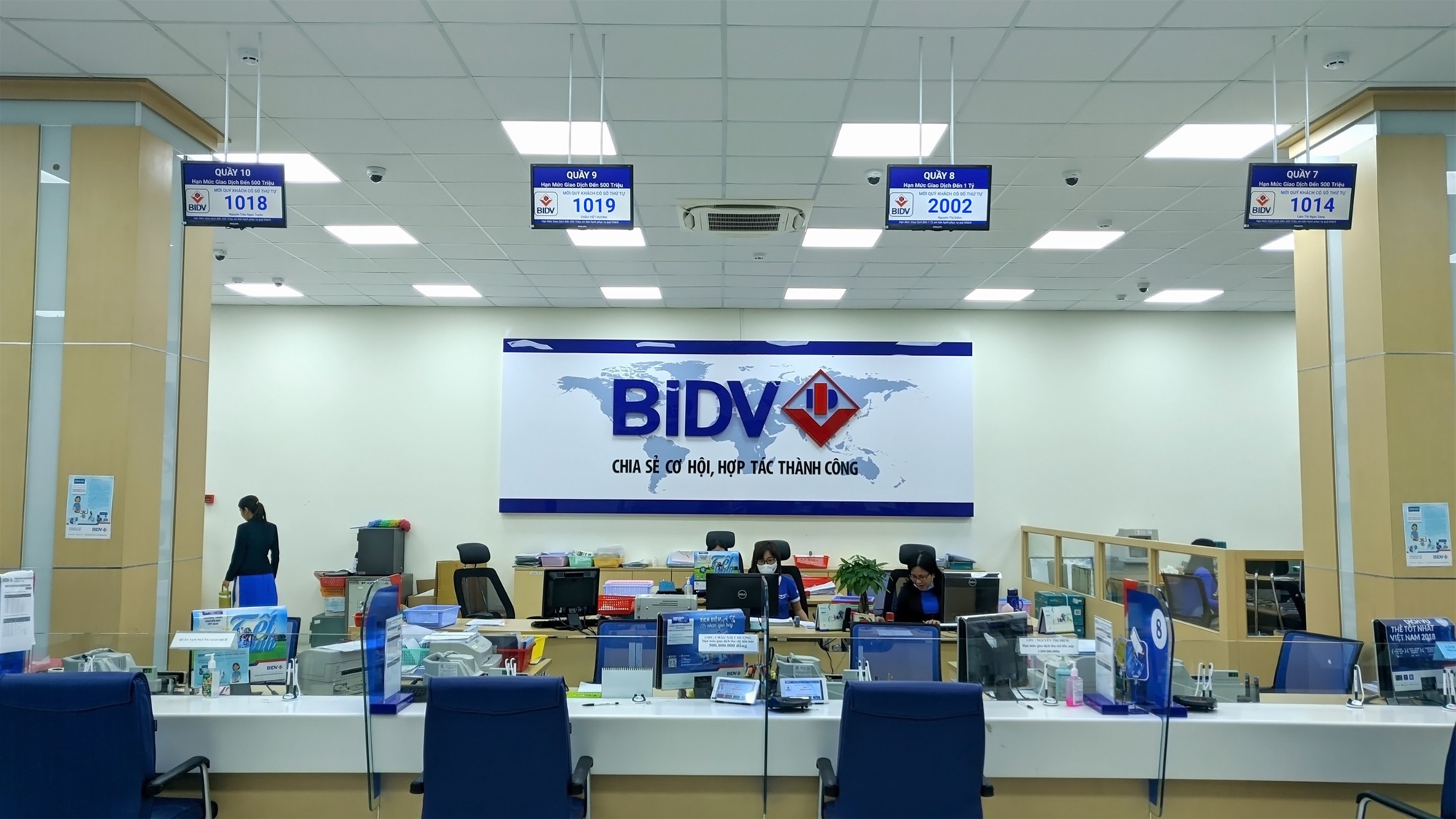 Khu vực ưu tiên cho khách hàng VIP và doanh nghiệp
