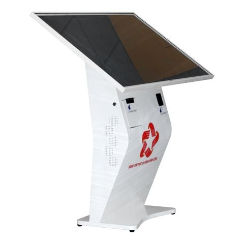 Kiosk tra cứu thông tin 55TMT góc nghiêng